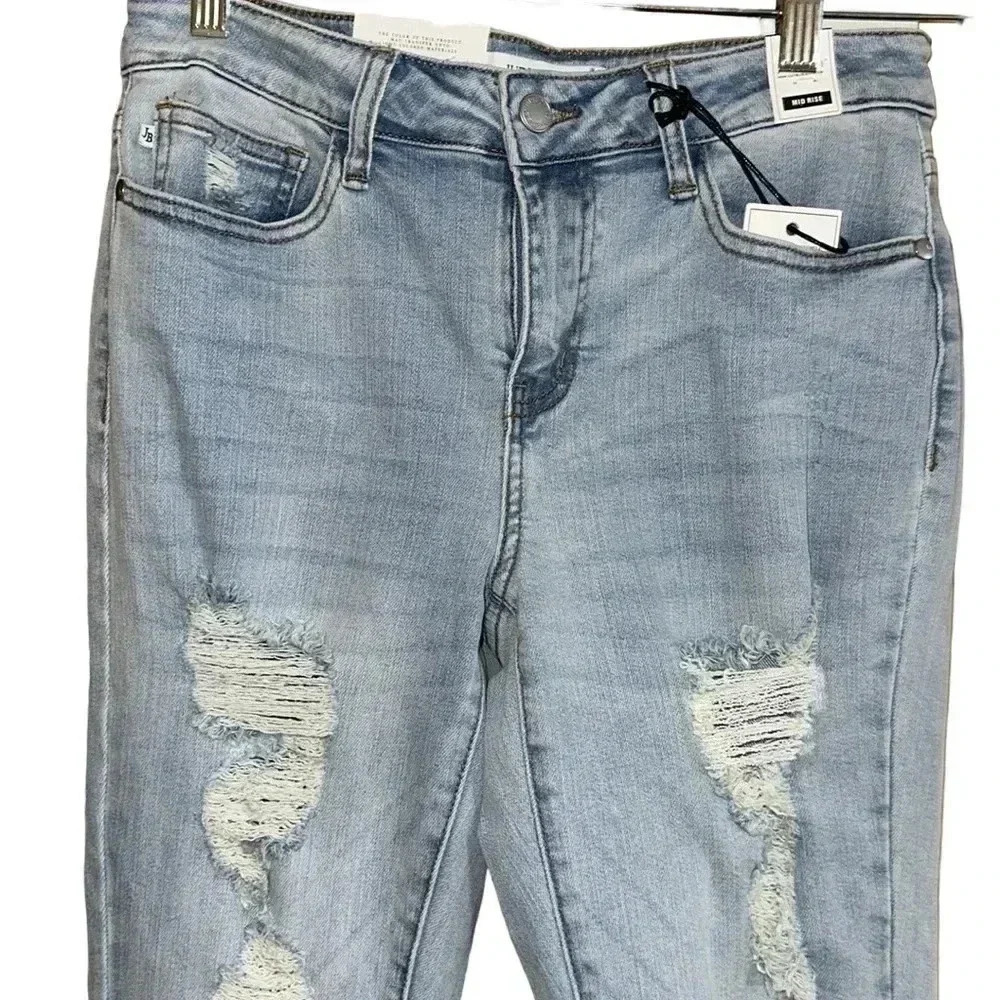 Judy Blue Light Wash Boyfriend Fit Distressed Jeans Size 7/28 - Picture 2 of 6